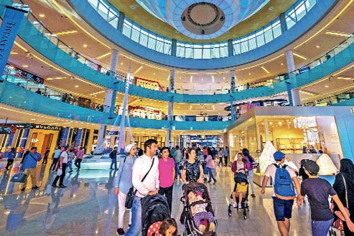 Experience the joy of Dubai's shopping scene perfect for families. Explore luxurious malls and vibrant souks while indulging in unique finds and local flavors. A delightful adventure awaits!